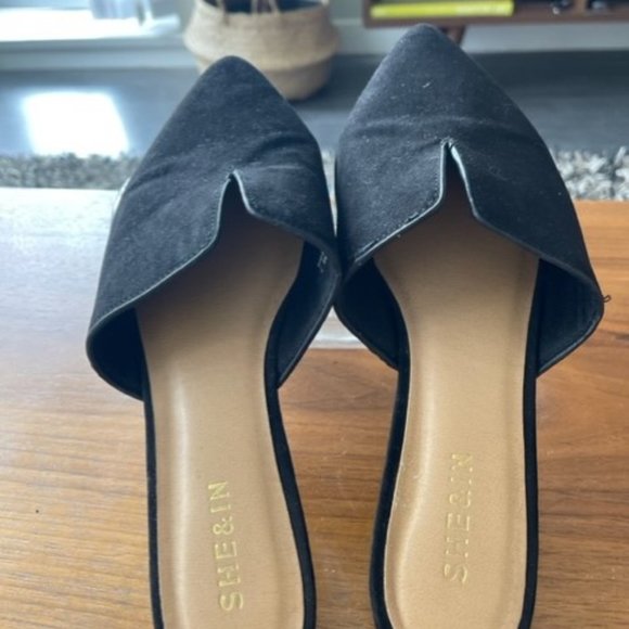 Pointed toe black flat dress shoes - Picture 4 of 4